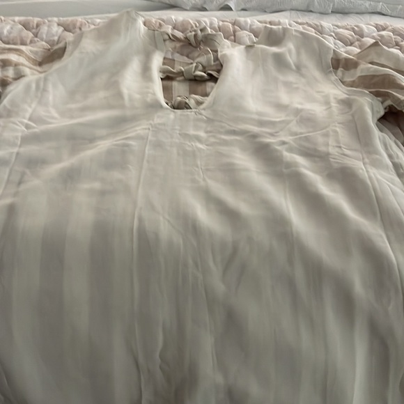 Size Medium - Picture 4 of 6